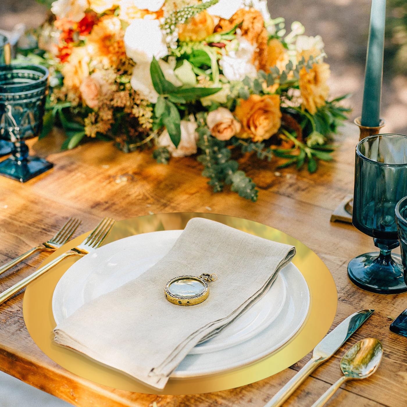 KesaPlan placemats suit weddings and banquets while adding sparkle.