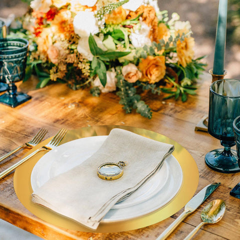 KesaPlan placemats suit weddings and banquets while adding sparkle.