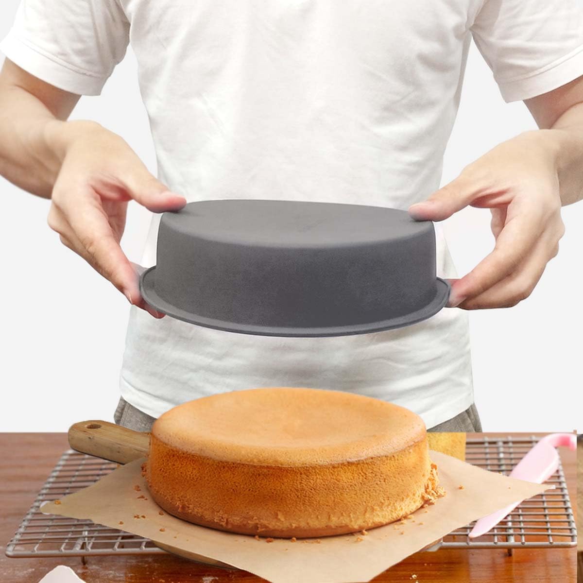 KEYFIVE silicone pan bend demonstrates flexible, easy storage