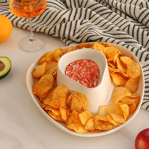 KGCCIZI gift-ready chip and dip set ideal for housewarmings and holidays.