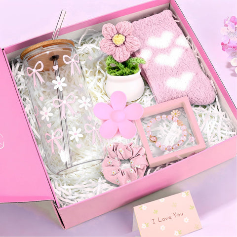 Kifredwo pink daisy bracelet—delicate wrist accessory for everyday wear.