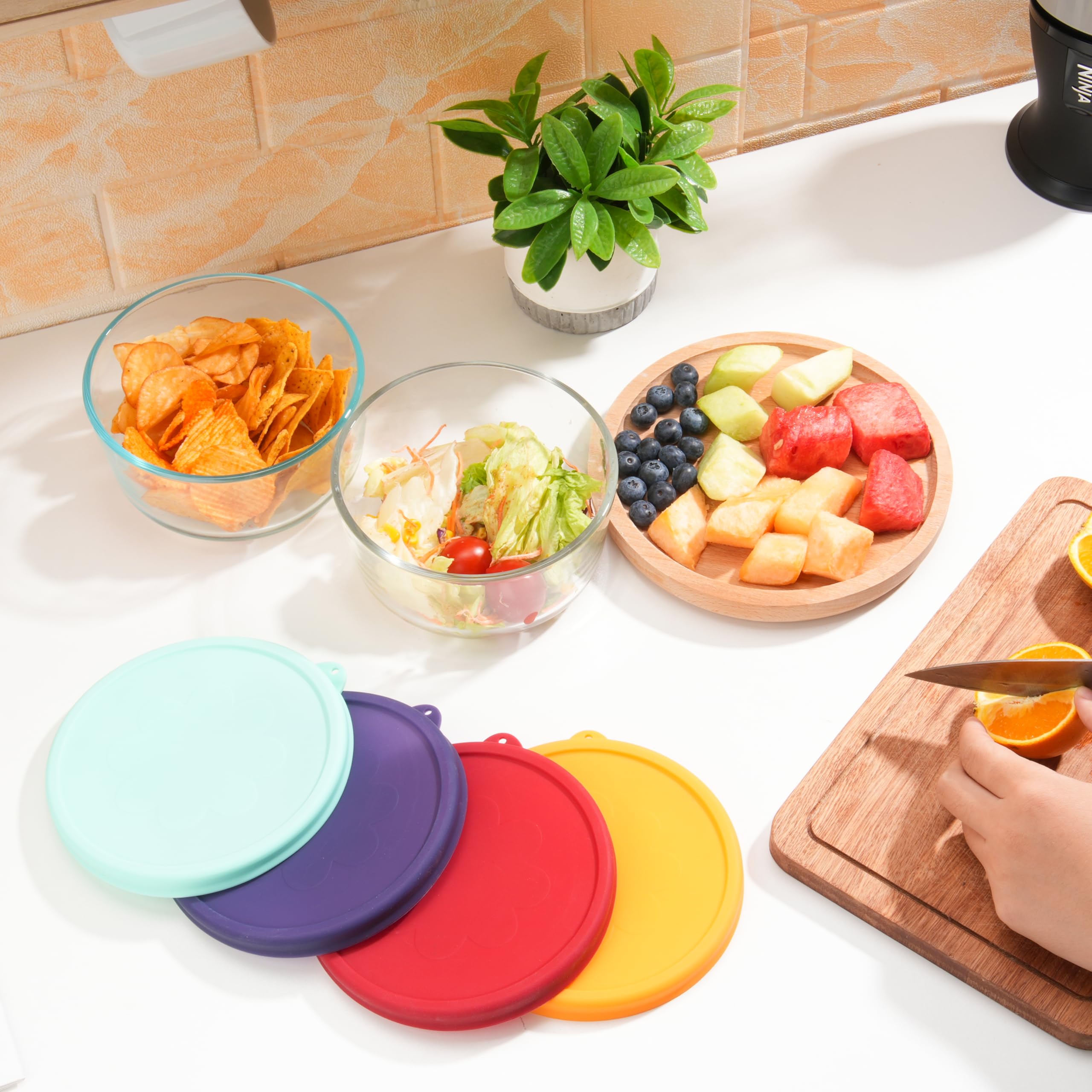 Odorless BPA-free Kiicii silicone lid ensures safe food storage