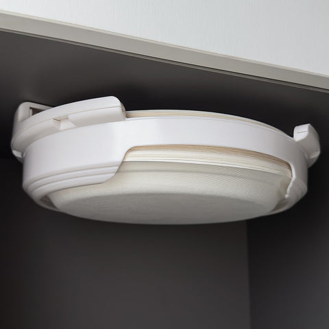 KIKINIKO dispenser mounted using screws for a sturdy installation