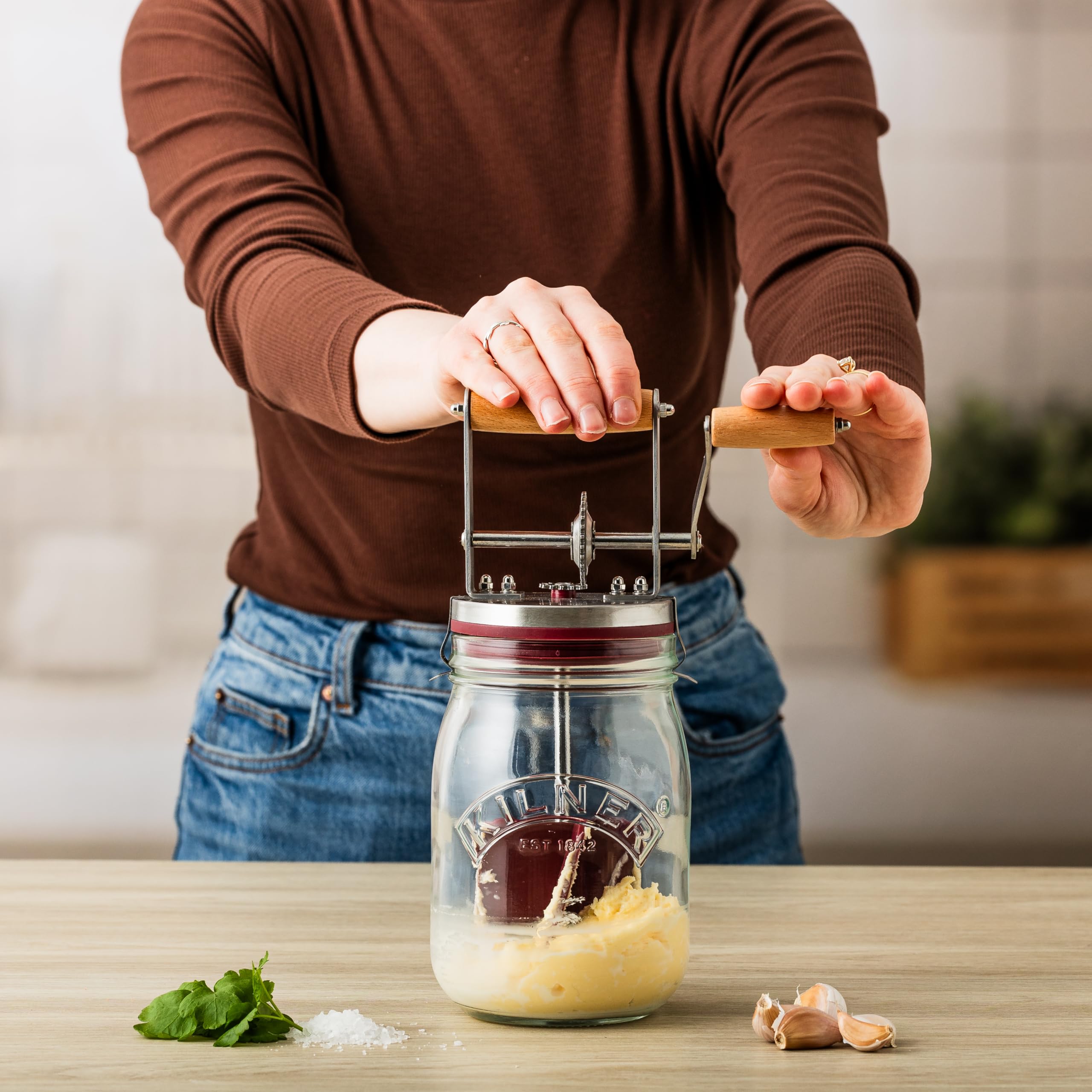 Kilner jar height and diameter measured for countertop setup