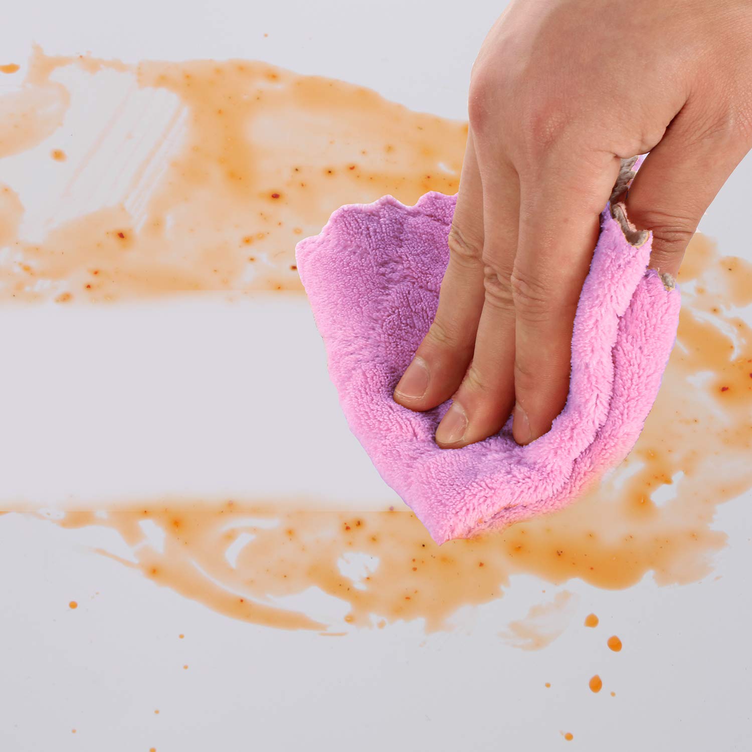Kimteny ultra-absorbent dishcloth restores dryness after spills and splashes.