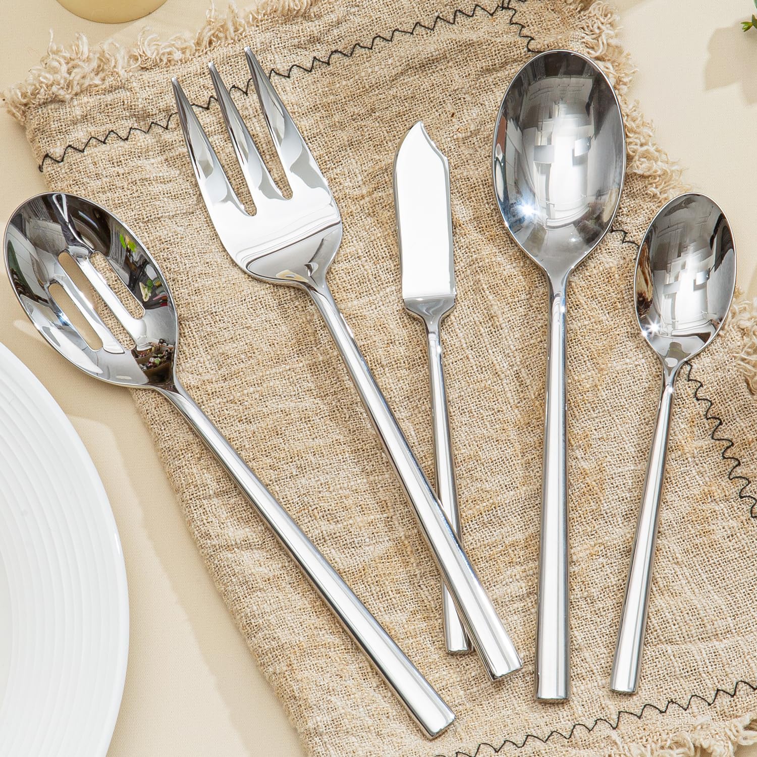 KINGSTONE dinner spoon with comfortable weight for soups and sauces.