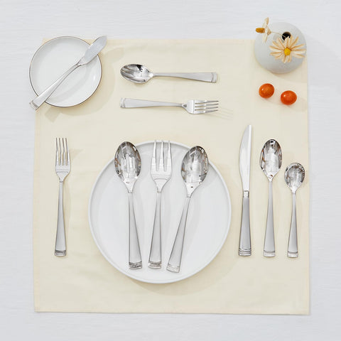 Kingstone dishwasher-safe design simplifies cleanup after meals