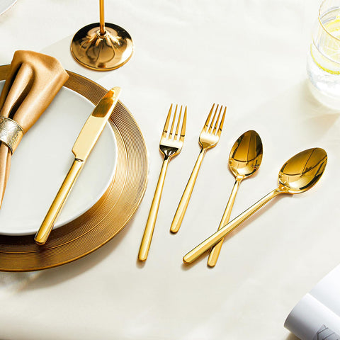 KINGSTONE gold silverware set ergonomic handles provide a comfortable grip.