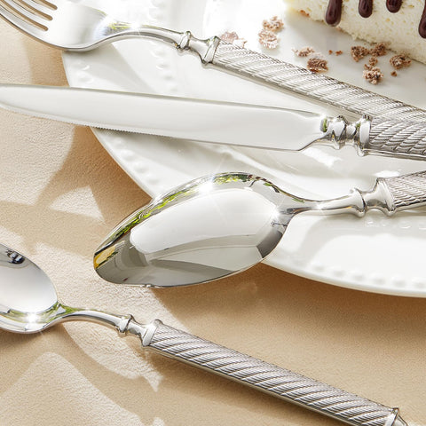 KINGSTONE dinner spoons with hand-forged texture for comfortable meals.