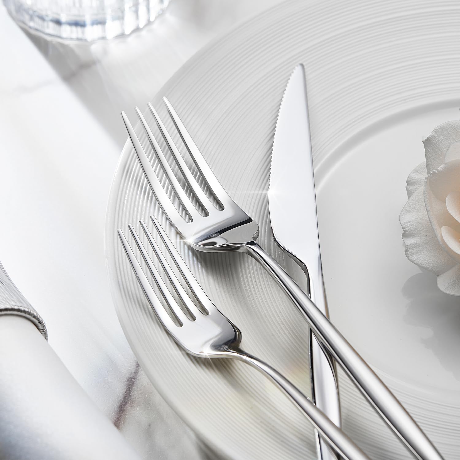 KINGSTONE dinner spoons 12-piece with comfortable feel and smooth finish.