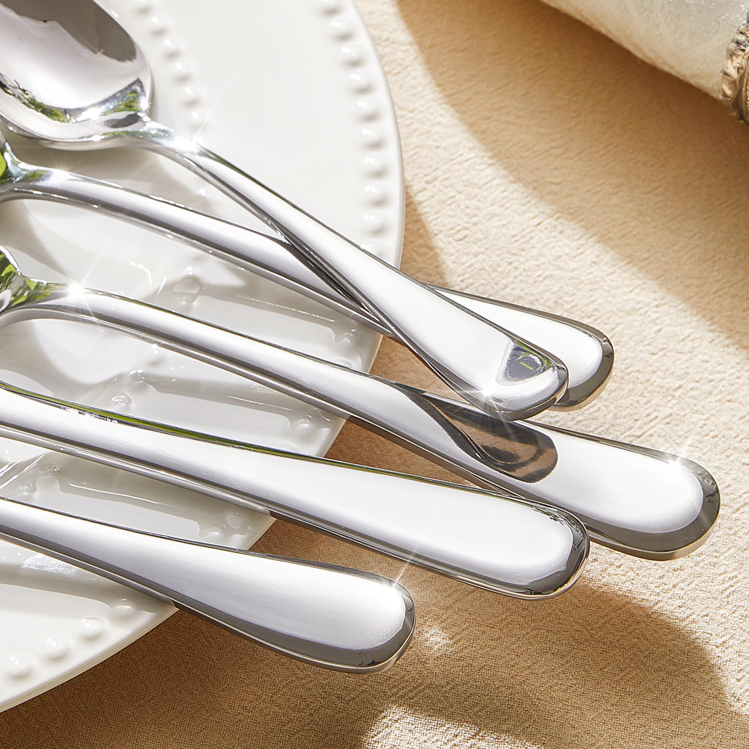 Kingstone silverware mirror polished finish; easy clean and bright shine after use.