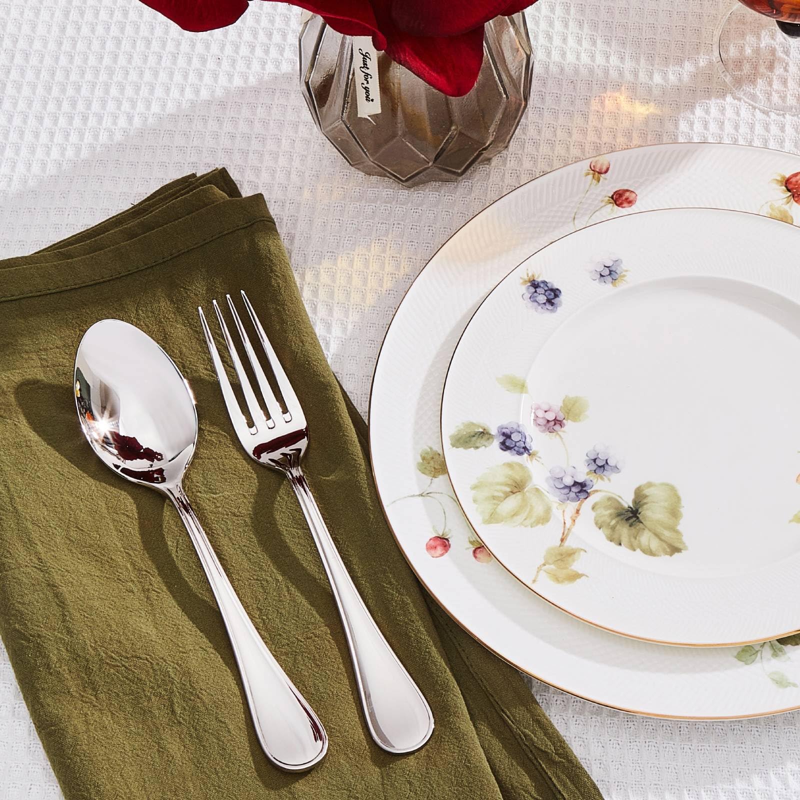 Kingstone teardrop salad forks featuring easy handling and style.