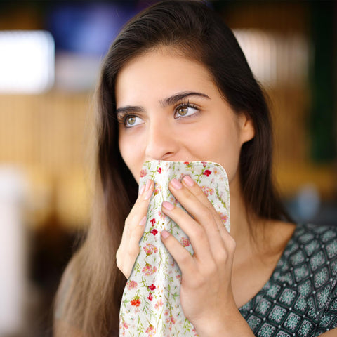 Kinlop cloth napkins make a stylish housewarming gift for friends and family.