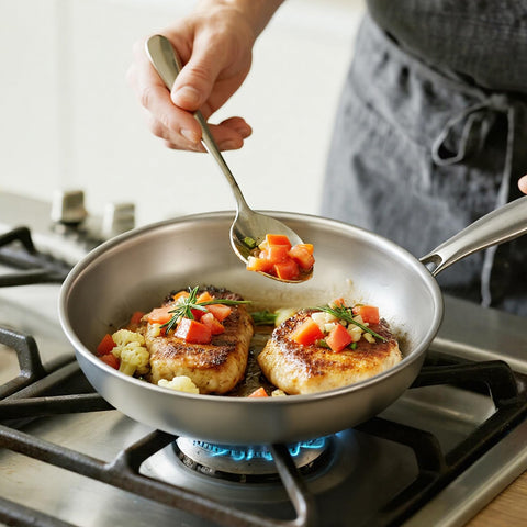Kirecoo Tri-Ply pan in action delivers sizzling sears and flavorful results.