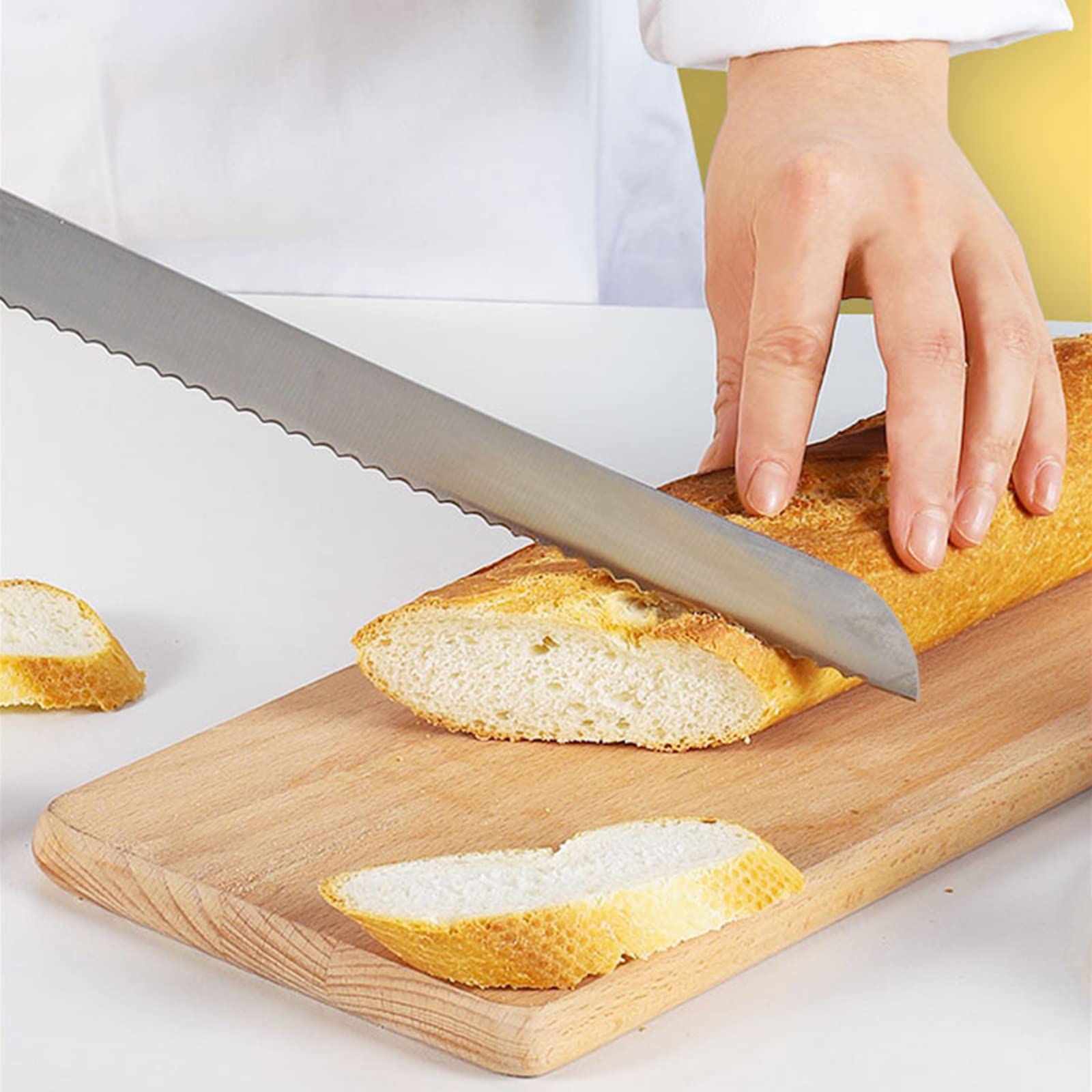 Kiss Core multipurpose serrated knife handles crusty bread and soft cakes.