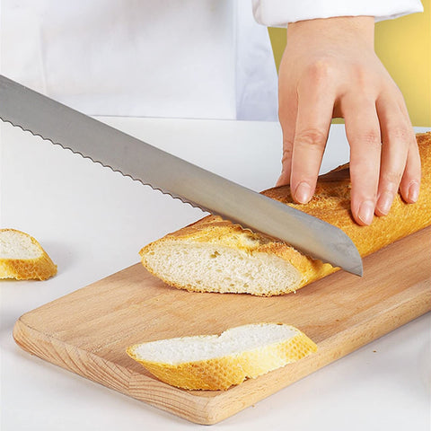 Kiss Core multipurpose serrated knife handles crusty bread and soft cakes.