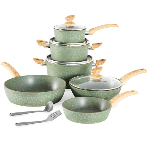 Kitchen Academy silicone utensils included for safe, non-scratch stirring.