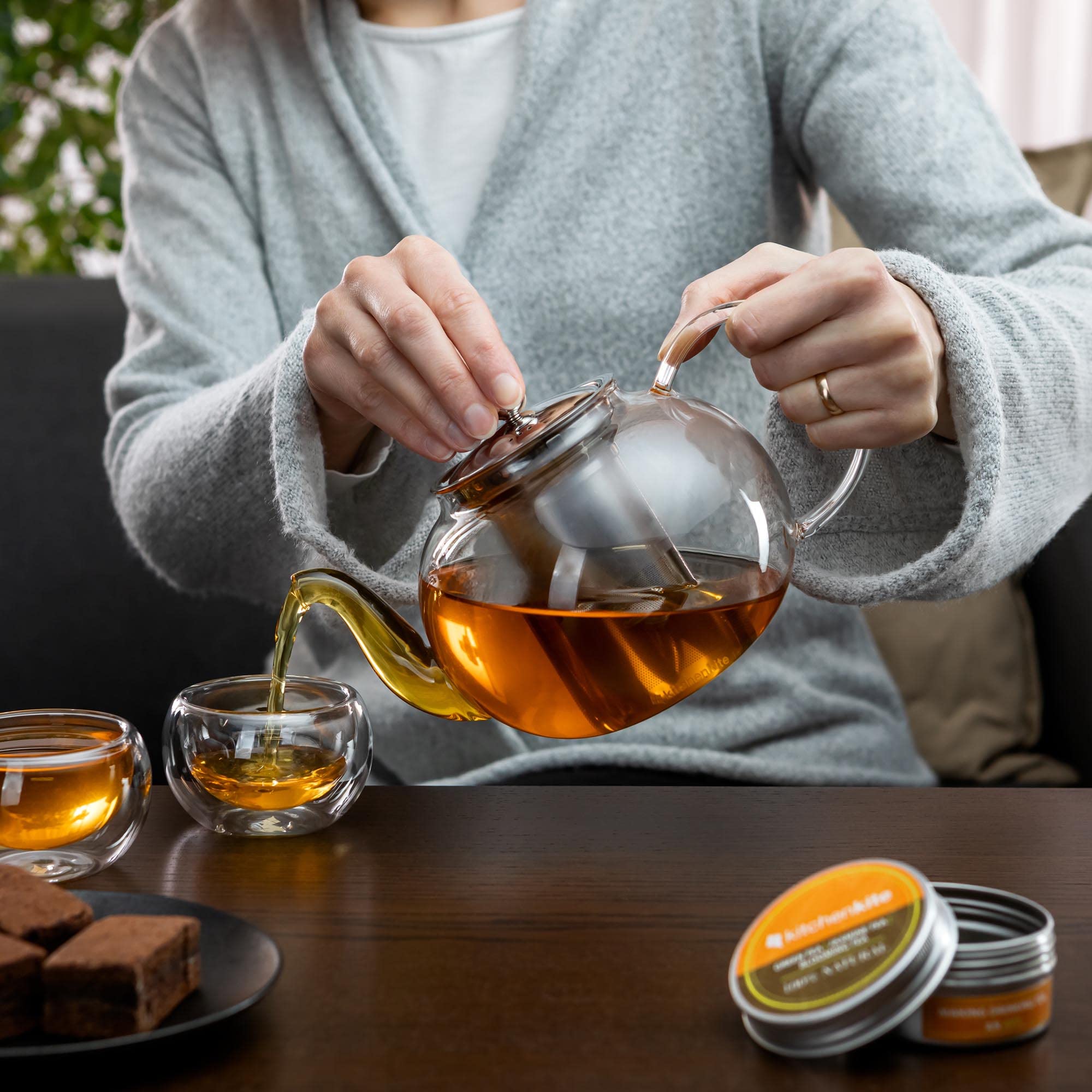 Kitchen Kite stovetop-safe teapot for gas, electric, or ceramic heat.