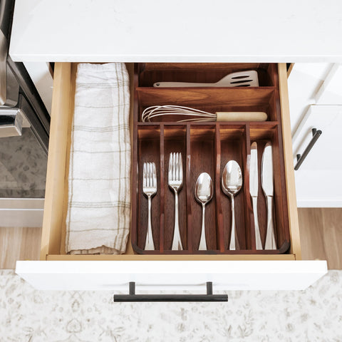 KitchenEdge space-maximizing design frees drawer space for additional utensils