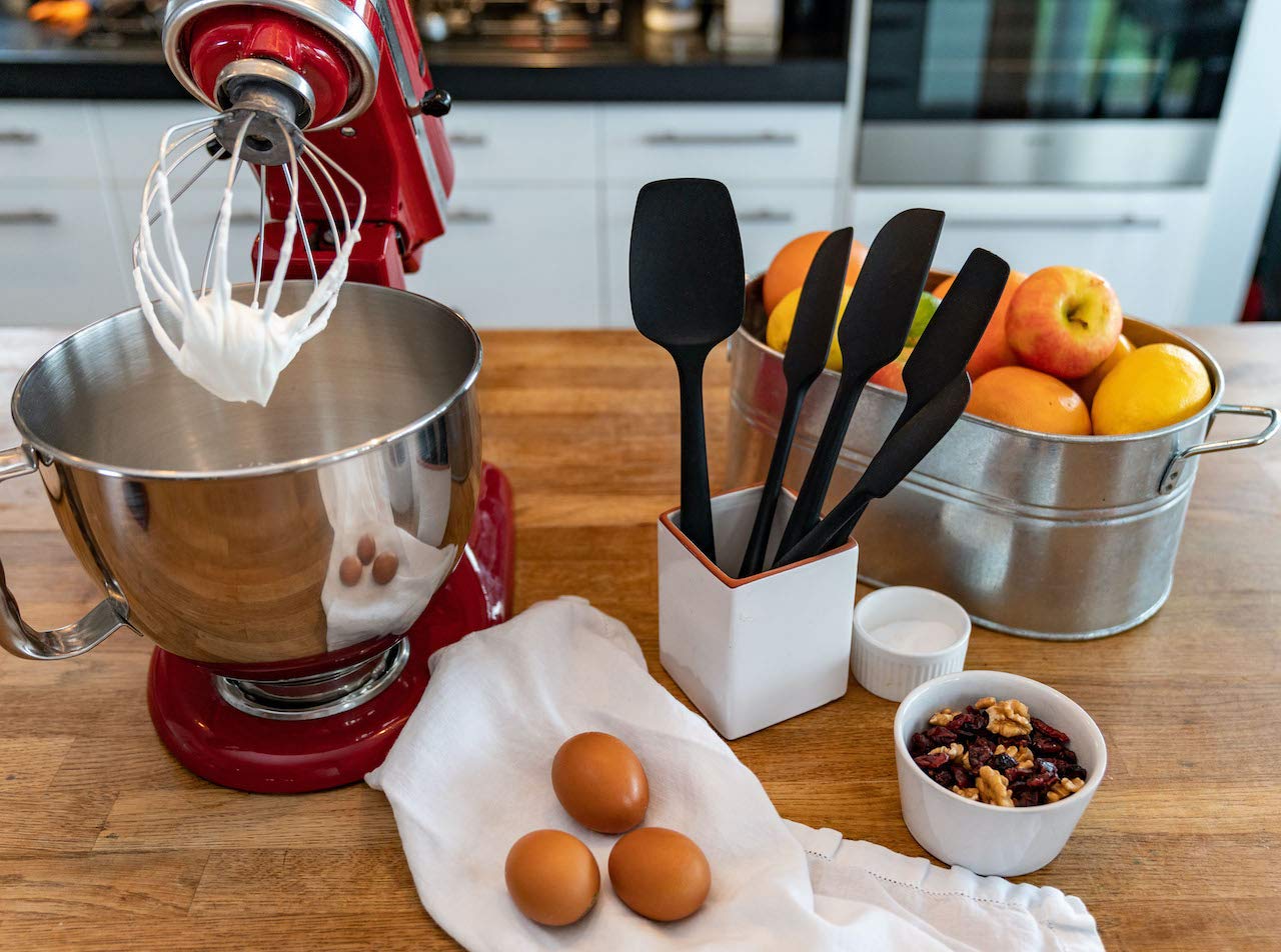KITCHENLOVE silicone spatulas with one-piece seamless design for durable everyday use.