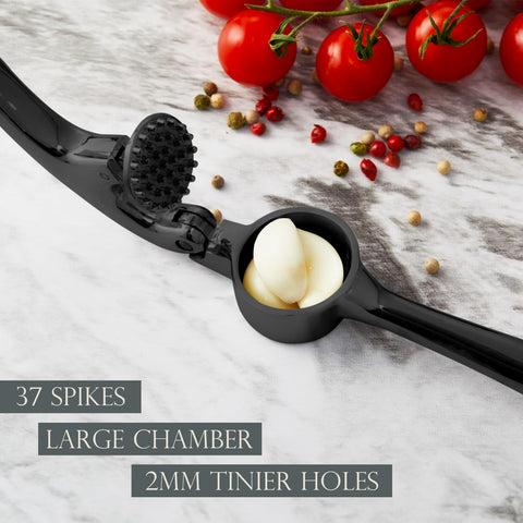 KITESSENSU professional-garlic-mincer easily processes unpeeled cloves