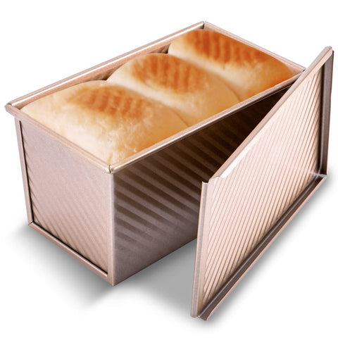 KITESSENSU Pullman loaf pan with lid showing neat loaf ready to slice