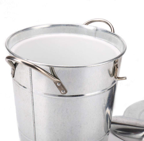 KL large-capacity ice bucket reduces refills during celebrations.