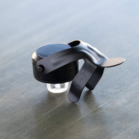 KLOVEO champagne stopper clip for safe, easy release