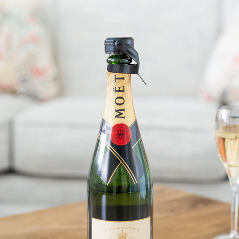 KLOVEO champagne stopper made in Italy ensures quality
