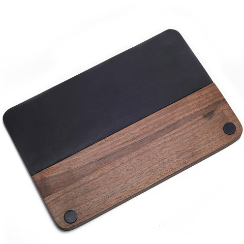 KNODOS Breville distributor slot keeps accessories within easy reach.