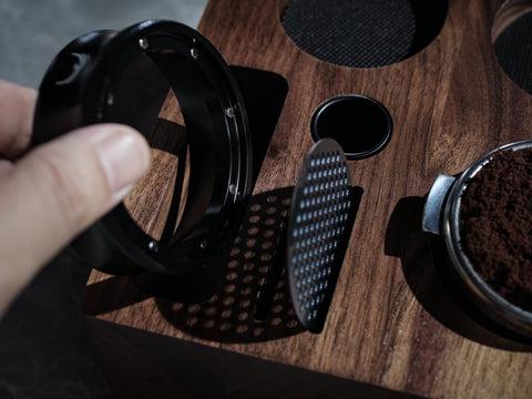 KNODOS easy-clean espresso station surface for quick maintenance
