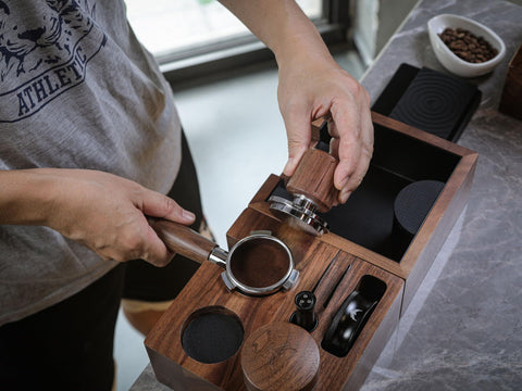 KNODOS Echo Tamper professional design supports café‑quality tamping