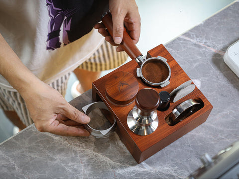 KNODOS rosewood tamping station front view showcases compact, tidy setup.