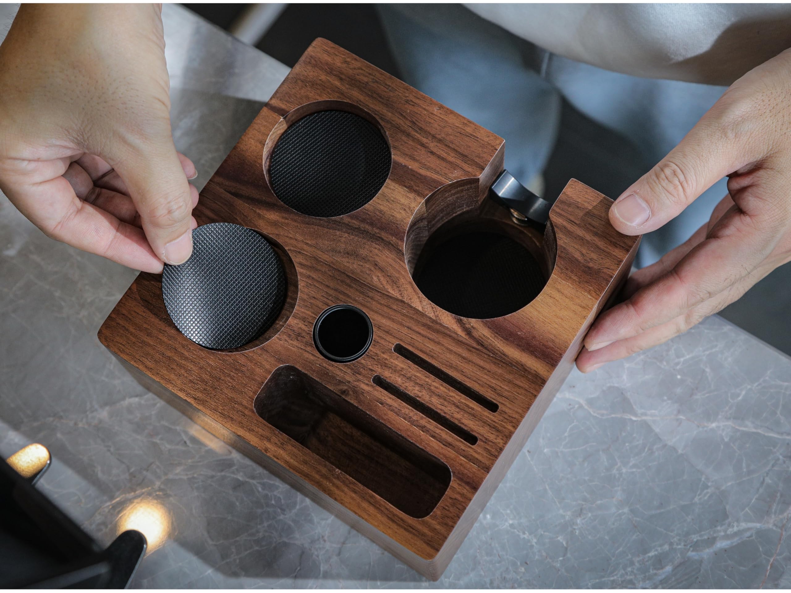 KNODOS walnut wood design on a compact desk setup