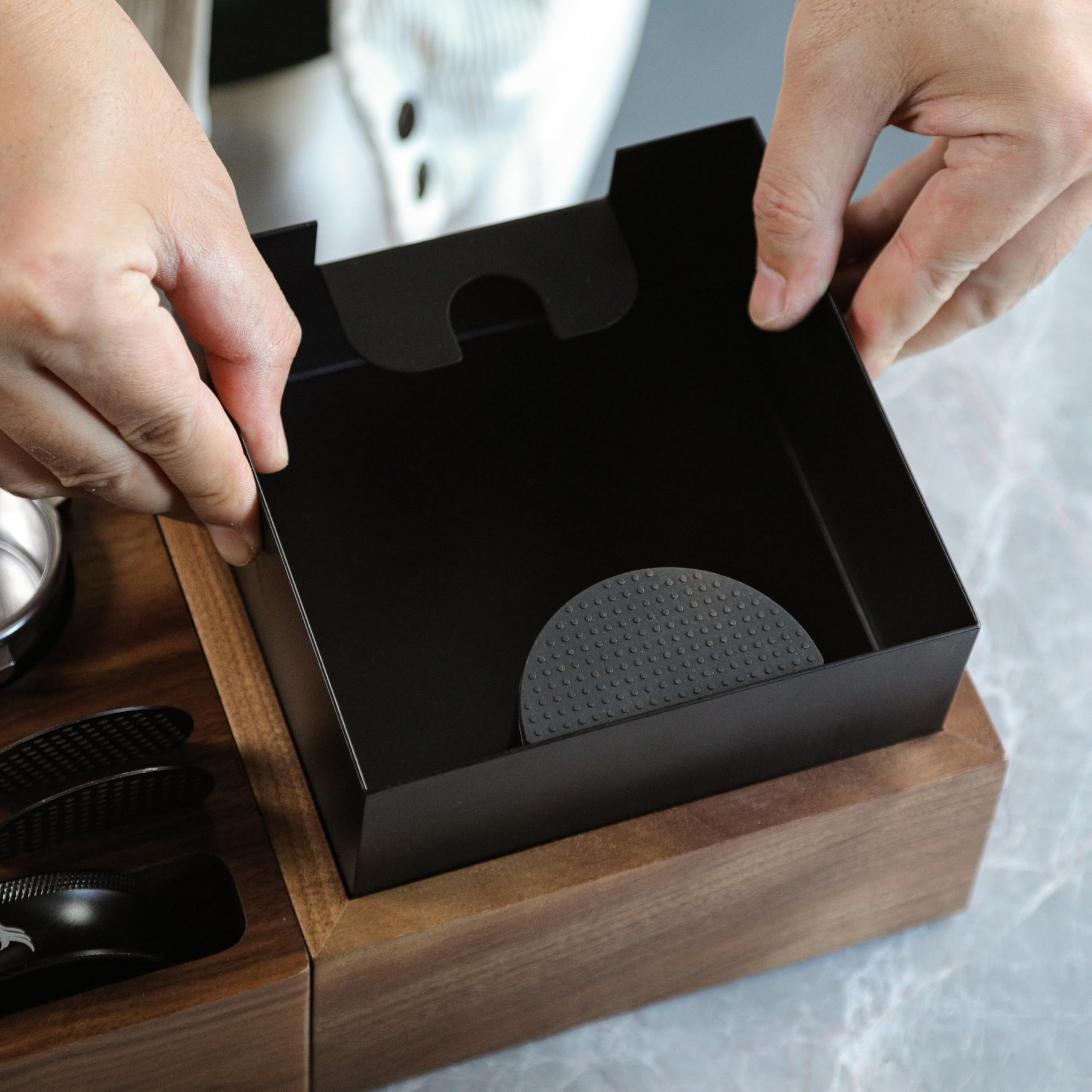 KNODOS knock box interior liner removal facilitates quick cleaning after espresso sessions.