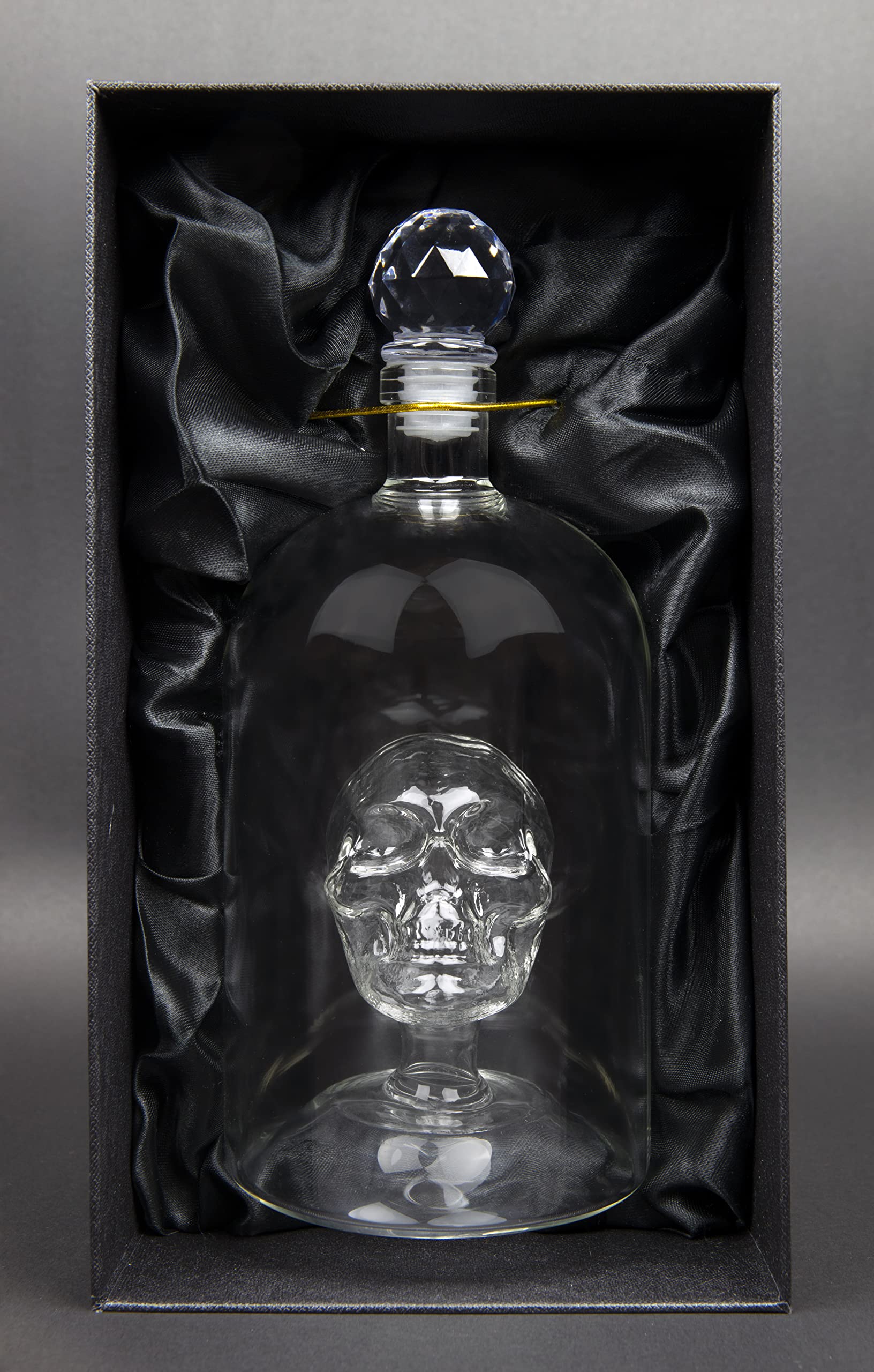 750ml capacity makes it suitable for sharing with friends during gatherings
