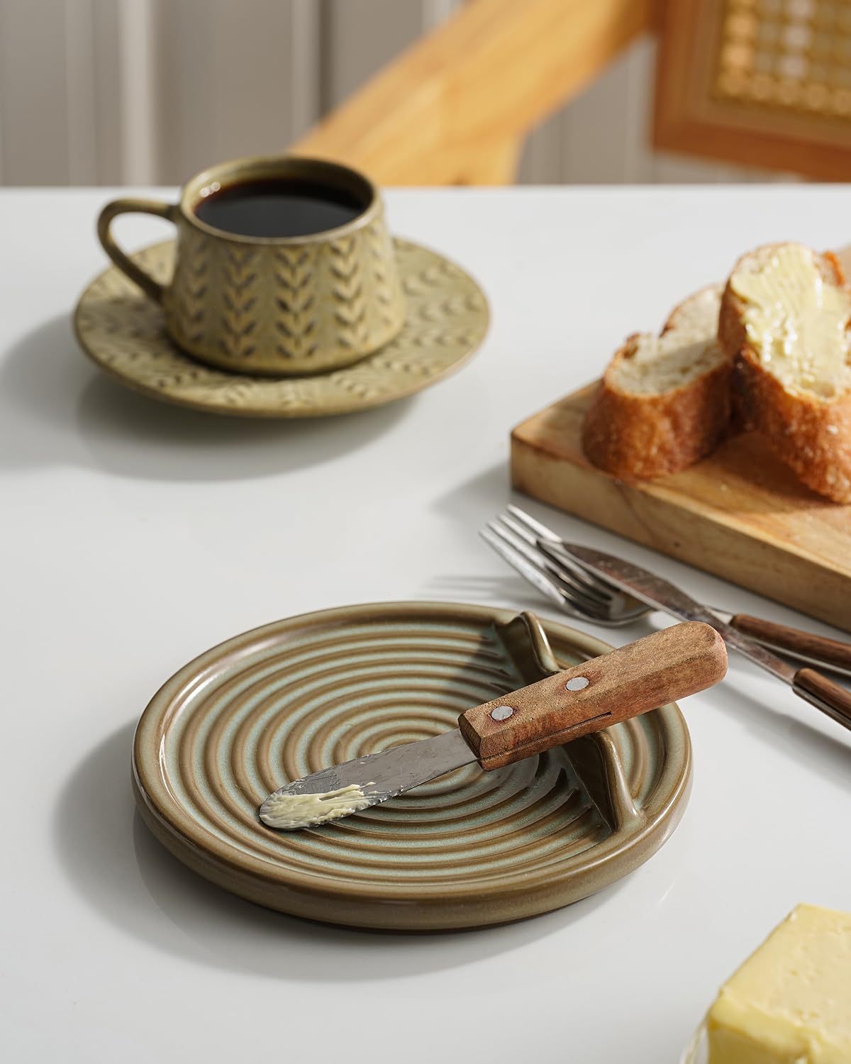 KOKUNKA spoon rest sits securely on a kitchen countertop