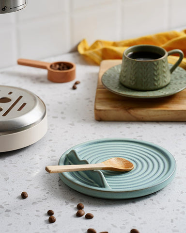 KOKUNKA spoon rest makes an ideal housewarming or holiday gift.