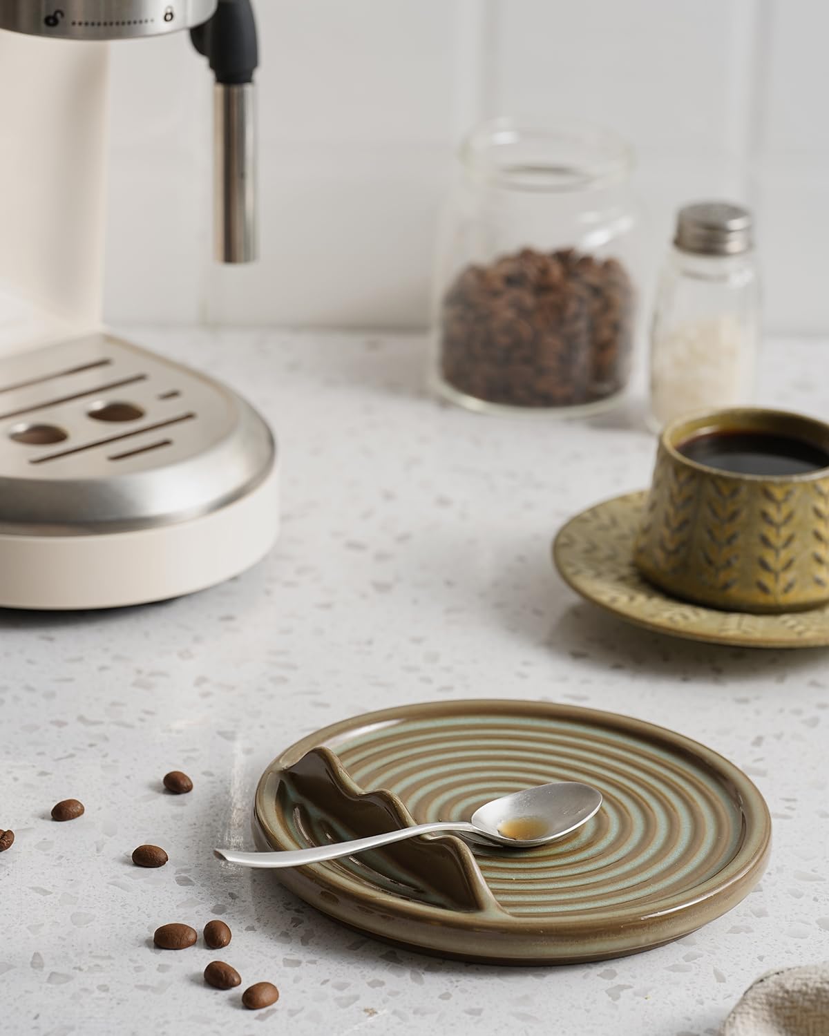 KOKUNKA green ceramic design adds modern kitchen style