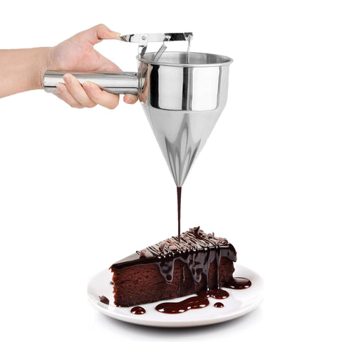 Kolibrox piston funnel with stand for stable, precise batter pouring.