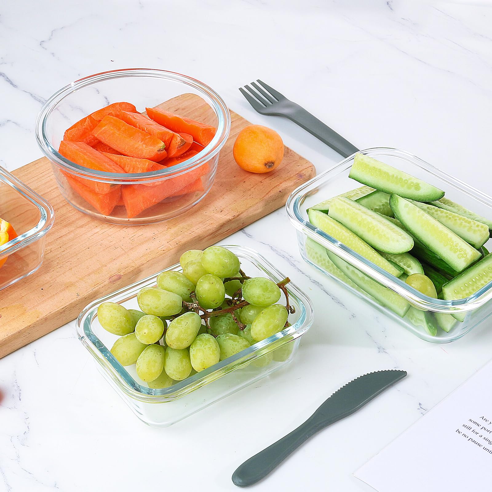 KOMUEE leakproof lids prevent leaks in lunchboxes and bags for on-the-go meals.