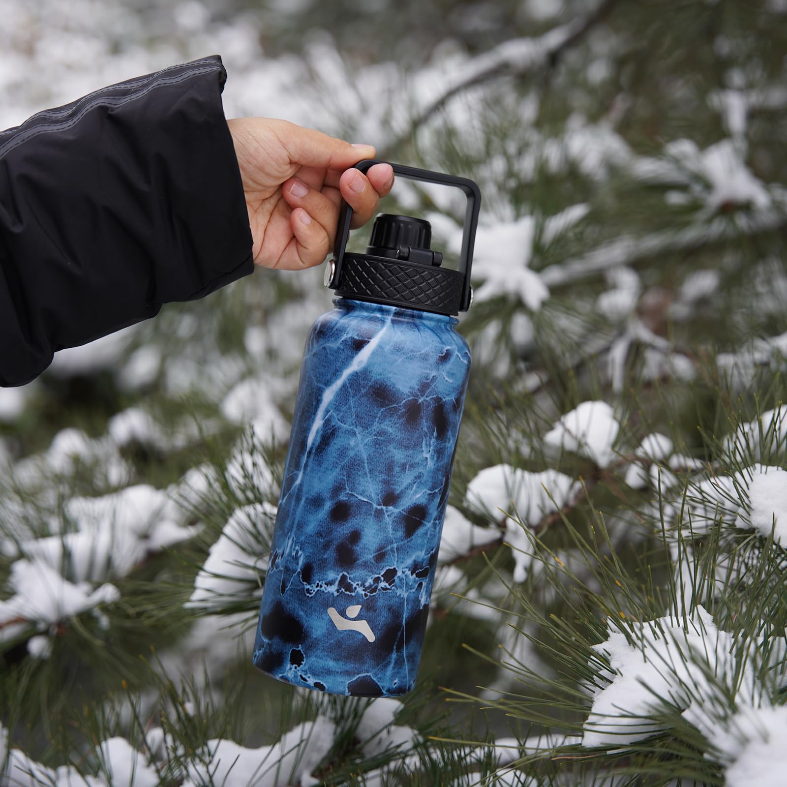 Konokyo includes three lids with a flexible, removable option.