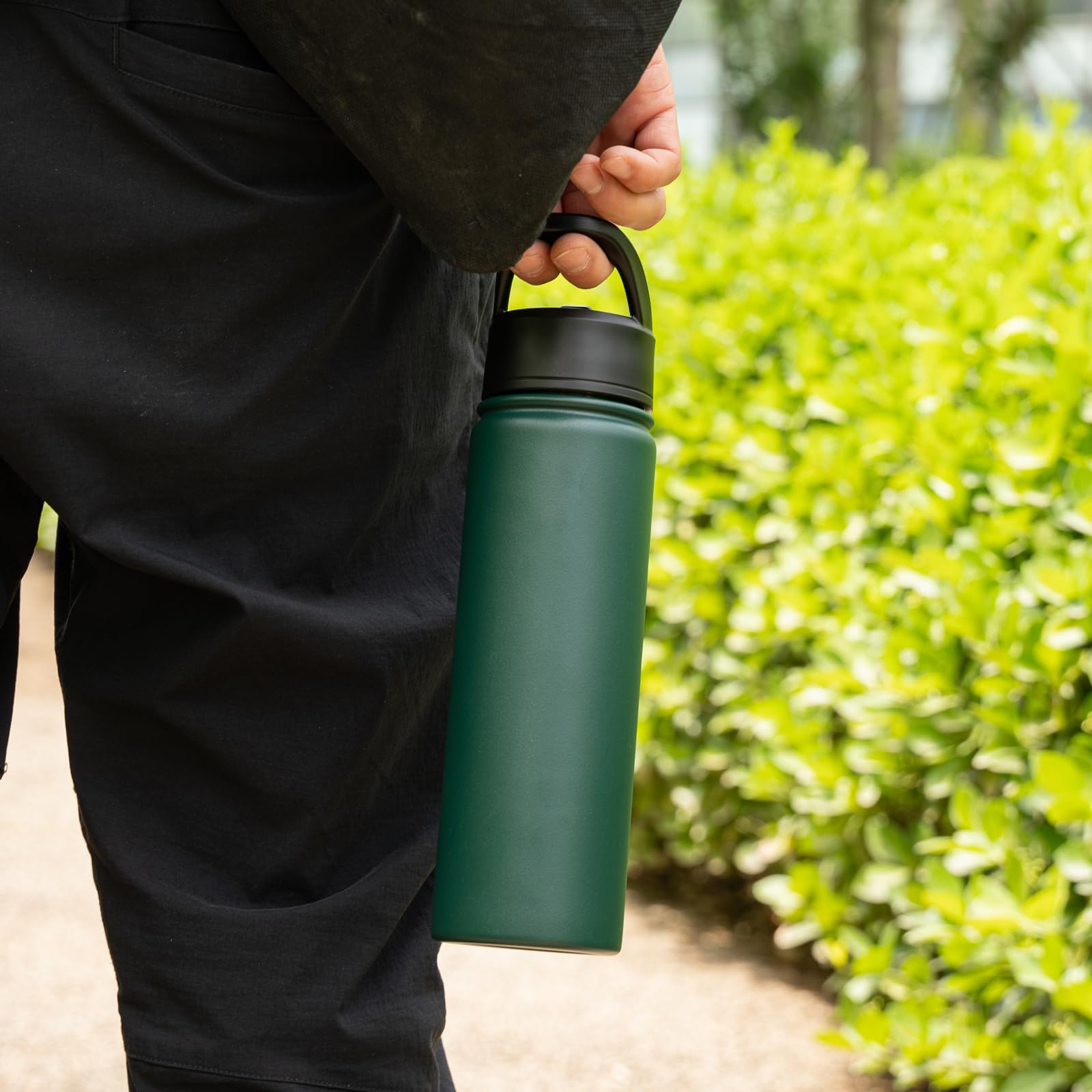 Konokyo offers 18oz, 22oz, 24oz, 32oz, and 40oz sizes.