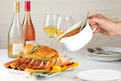 Kook Gravy Boat with Spoon provides easy pouring and tidy service