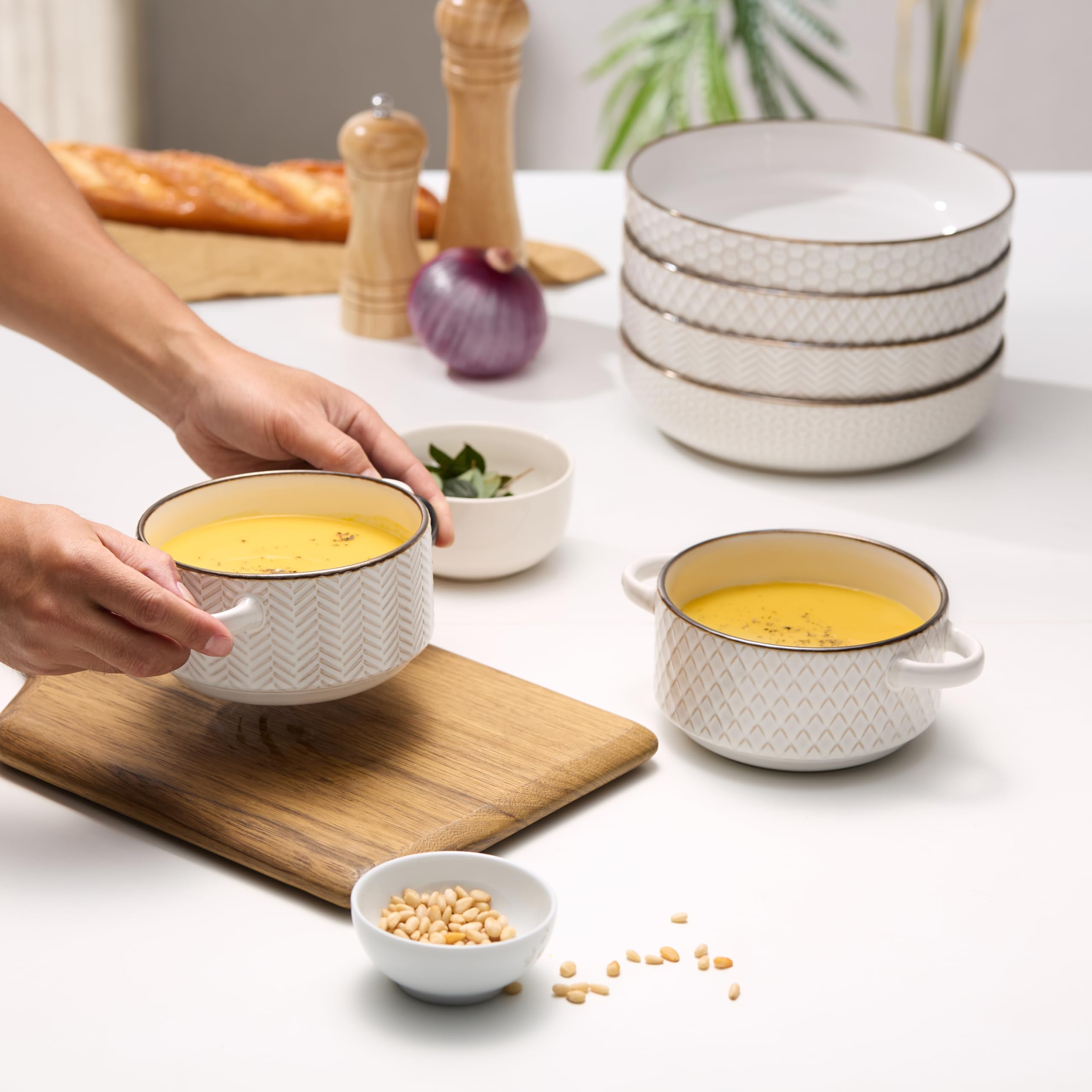 KooK Narbonne bowls with easy-to-grip handles for serving