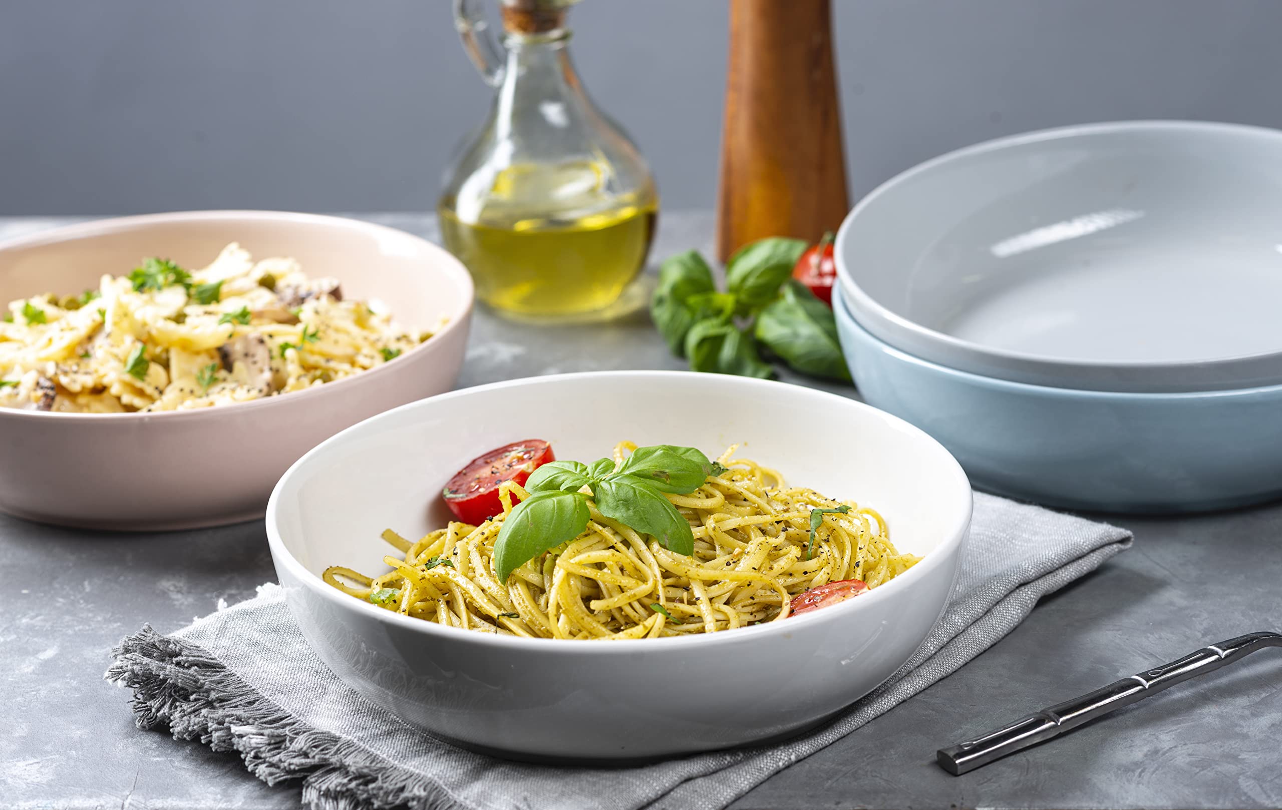 Kook salad bowl white large capacity is perfect for hearty portions and shared sides.
