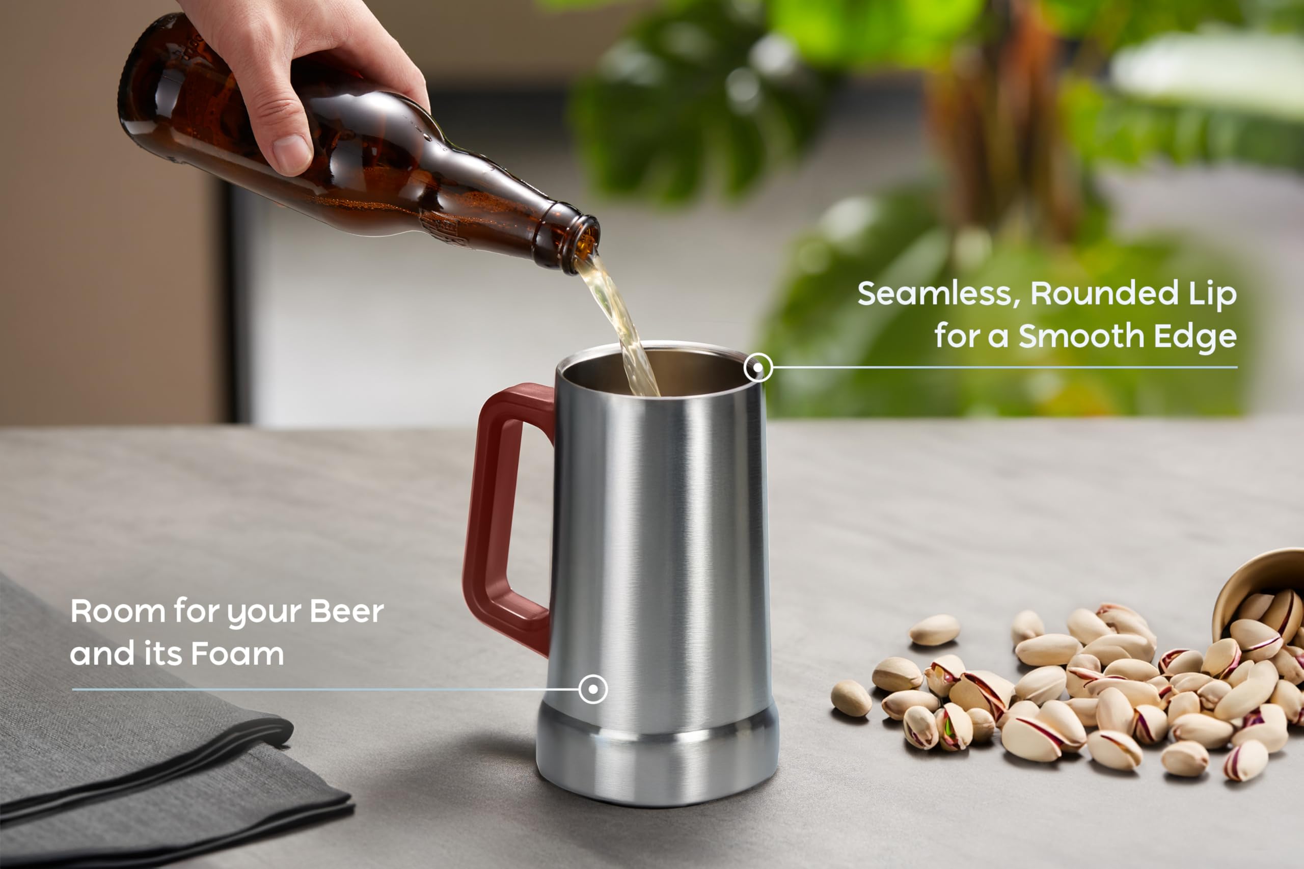 KooK thermal insulation with double-wall construction keeps drinks at the ideal temp.