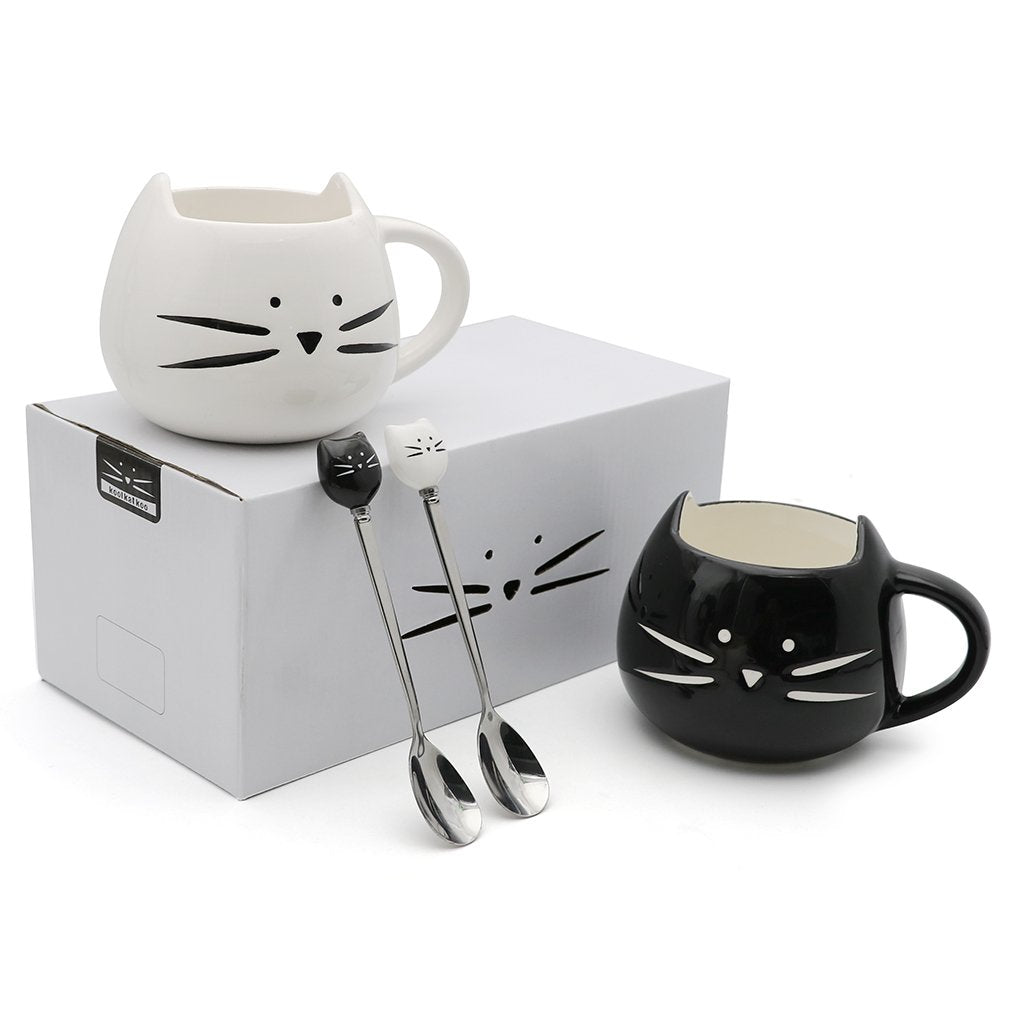 Koolkatkoo cat mug with spoon included for a complete coffee ritual.