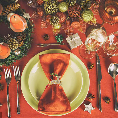 KPOSIYA wreath napkin ring offers a natural festive touch to tables.