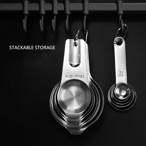 KUBEMUEG 17-piece kitchen measuring set covers cups, spoons, and hooks.